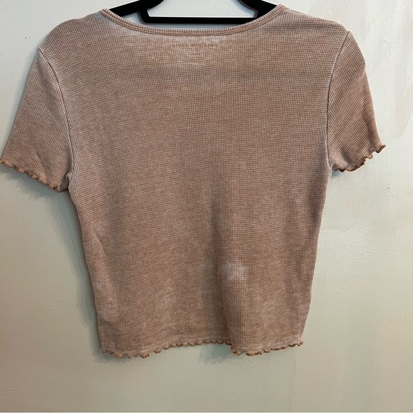 American Eagle Waffle Crop NYC New York City Tan Stretch Baby Tee Size M - Picture 6 of 12